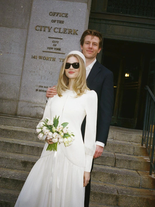 30 Chic Bridal Looks to Shop for Your Civil, Courthouse, or City Hall Wedding — photo 1