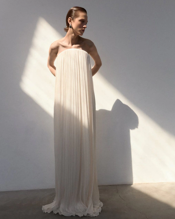 9 Bridal Designers & Stylists Share What Brides Should Actually Look for in a Wedding Dress — photo 2