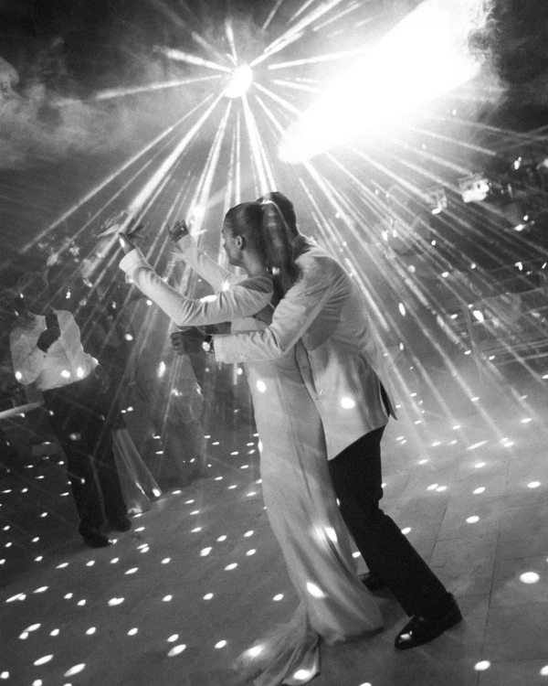 The Ultimate 2000s Wedding After-Party Playlist — photo 1