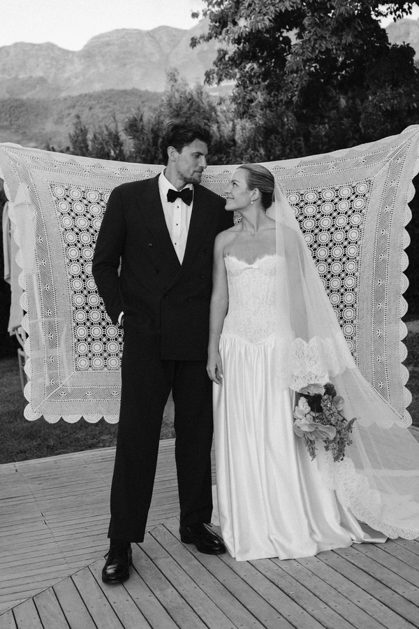 Inside an Artfully Designed Vineyard Wedding Weekend Beneath Table Mountain in South Africa — photo 1