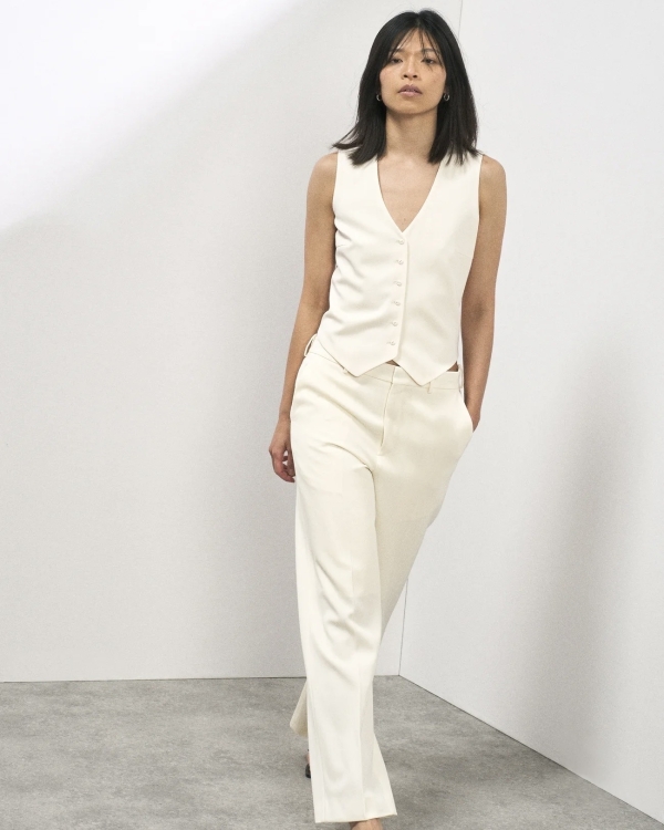 Where to Buy a Wedding Pantsuit for the Bride