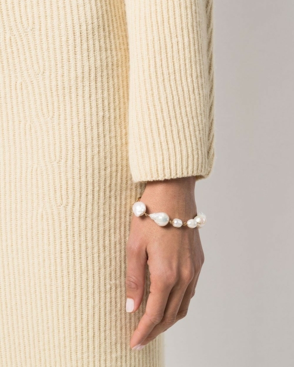 Trendy wedding pearl jewelry