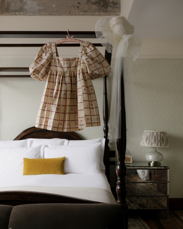 Real Wedding in Chicago: Vintage, Disco and Just the Inner Circle Guest List