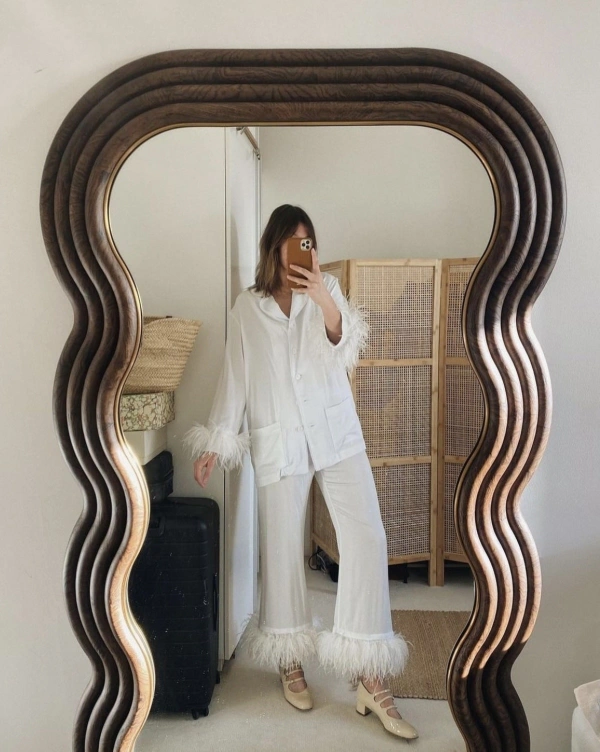 Photogenic Bridal Pajamas and Robes — photo 2