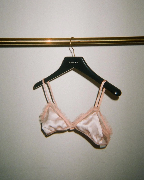 Elegant Bras Perfect for Getting Ready — photo 2