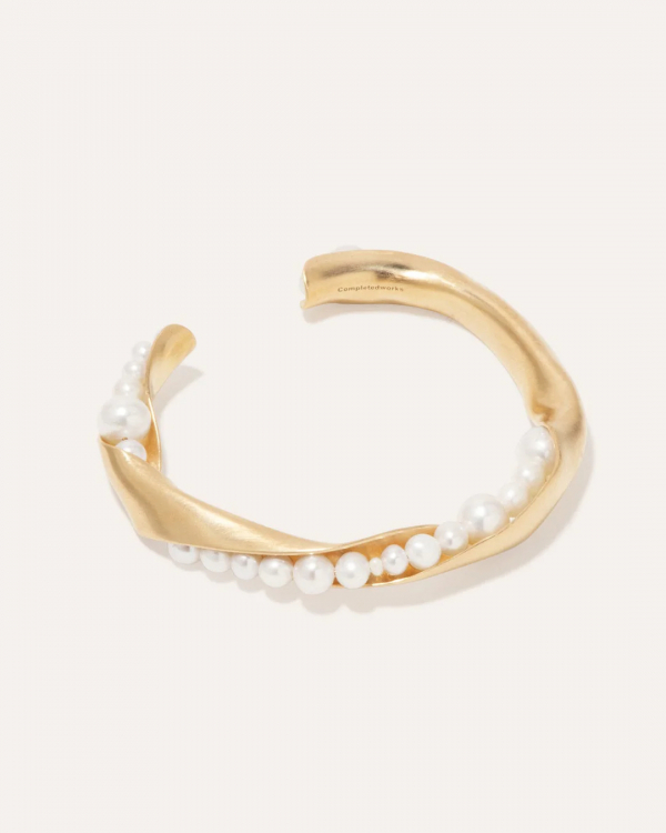 Stunning Bracelets to Complement a Bride's Look