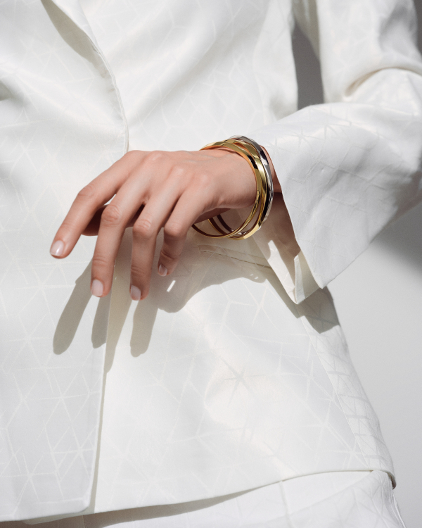 Stunning Bracelets to Complement a Bride's Look