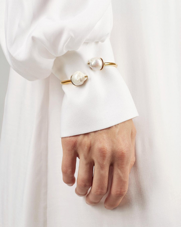 Stunning Bracelets to Complement a Bride's Look