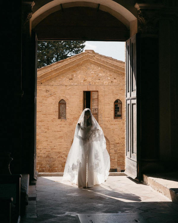 How to Choose a Maid of Honor | Choosing Matron of Honor | How to Pick Maid of Honor