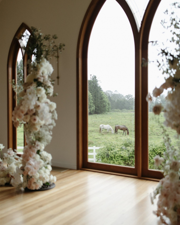 Romantic Wedding in The Valley Estate