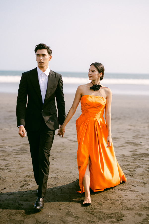 Bold & Intimate Bali Editorial | Spectacular Beachside Wedding Dinner Affair