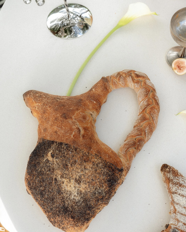 Romance in Puerto Rico | Bridal Inspiration with Bread Set Design, Bows and Handmade Stationary