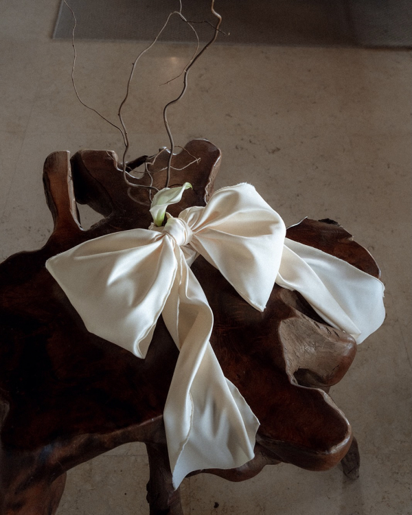 Romance in Puerto Rico | Bridal Inspiration with Bread Set Design, Bows and Handmade Stationary