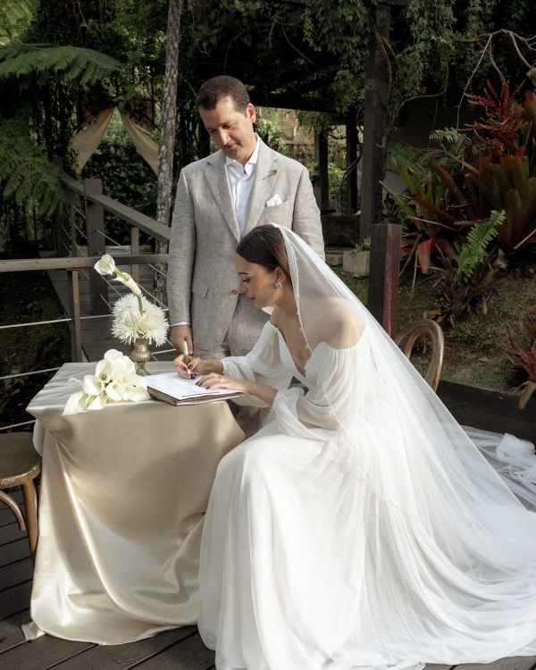 Romance in Puerto Rico | Bridal Inspiration with Bread Set Design, Bows and Handmade Stationary