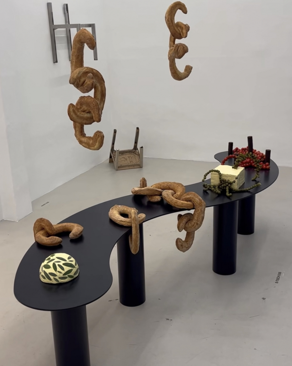 Unique Wedding Table Centerpieces Without Flowers | Creative Non Floral Wedding Decor Ideas