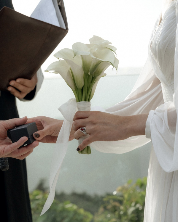 Romance in Puerto Rico | Bridal Inspiration with Bread Set Design, Bows and Handmade Stationary