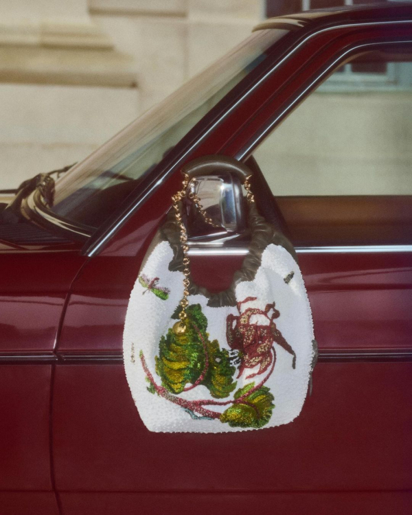 Paris Fashion Week 2024 | Fall Looks, Outfits from FW24 for Women