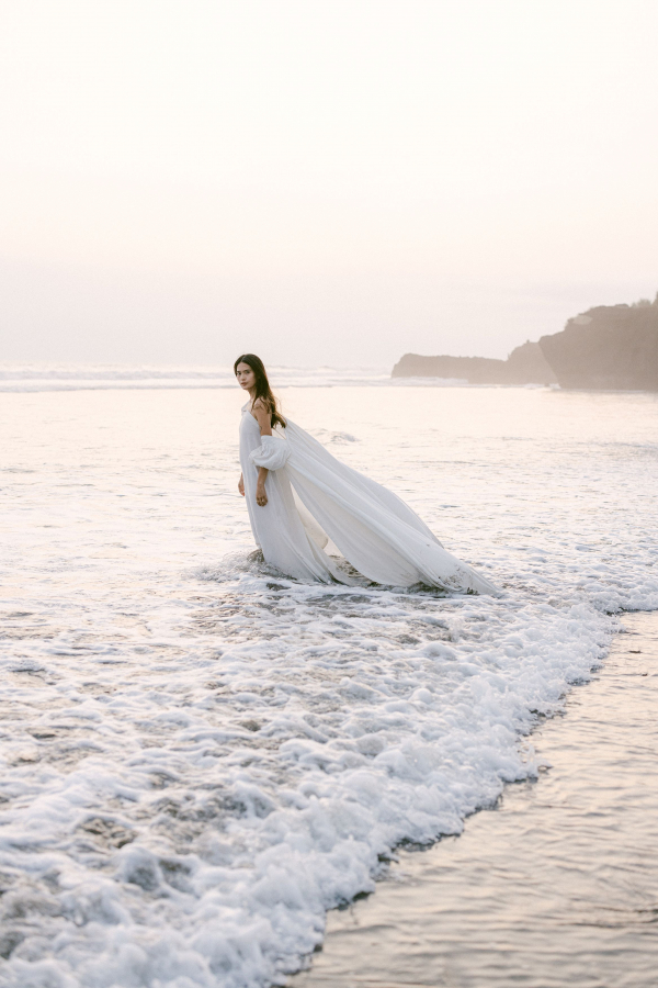 Bold & Intimate Bali Editorial | Spectacular Beachside Wedding Dinner Affair