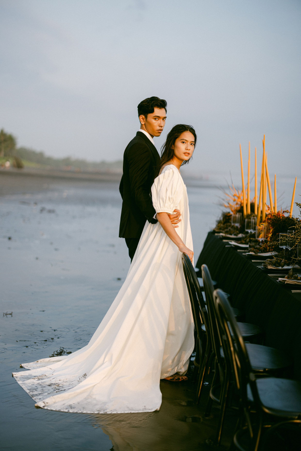 Bold & Intimate Bali Editorial | Spectacular Beachside Wedding Dinner Affair