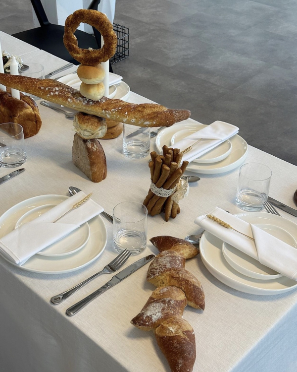 Unique Wedding Table Centerpieces Without Flowers | Creative Non Floral Wedding Decor Ideas