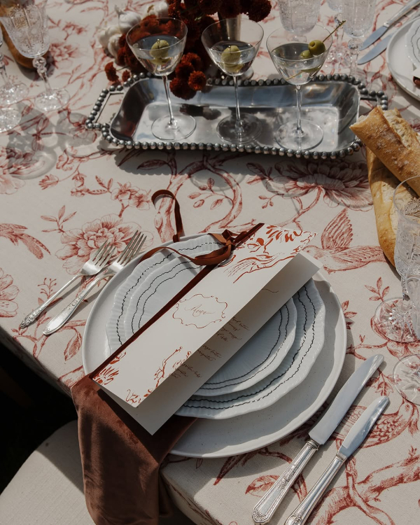 40 Place Setting Trends for 2025 to Transform Your Wedding Table