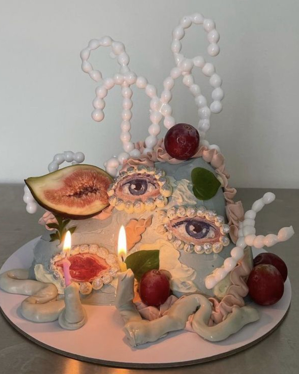 40 Surrealist Decor Ideas to Create a Dreamlike Celebration