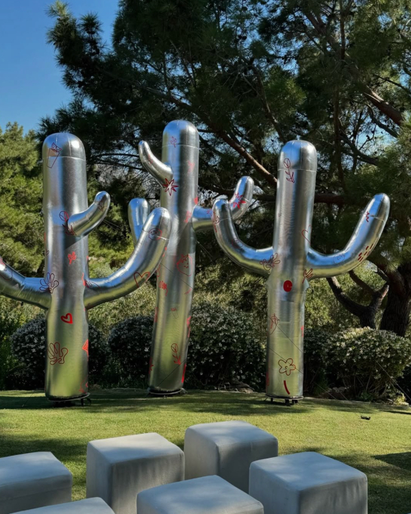 50 Bold & Breathtaking Maximalist Wedding Decor Ideas