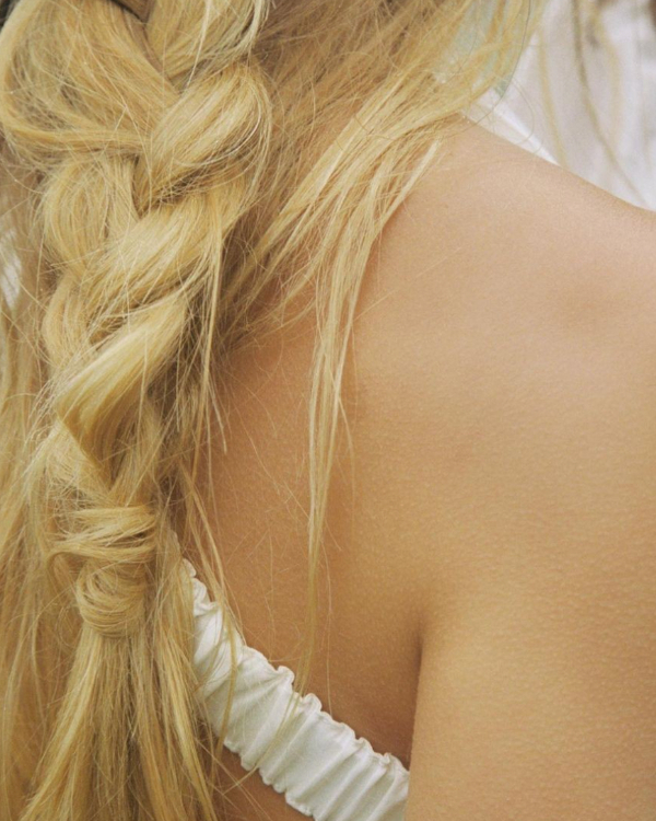Humidity-Proof Wedding Hairstyles: 6 Styles & Step-by-Step Guides