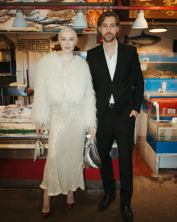 An Ultra-Stylish Engagement — photo 1