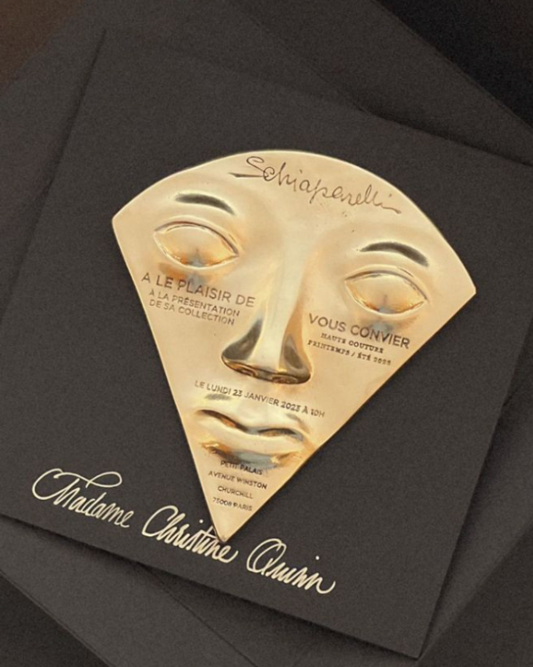 40 Surrealist Decor Ideas to Create a Dreamlike Celebration