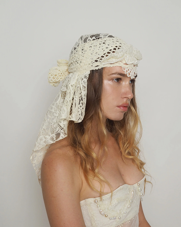 40 Chic Veil Alternatives: Trendy Bridal Accessories for a Modern Look