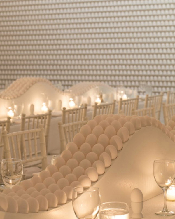 40 Surrealist Decor Ideas to Create a Dreamlike Celebration