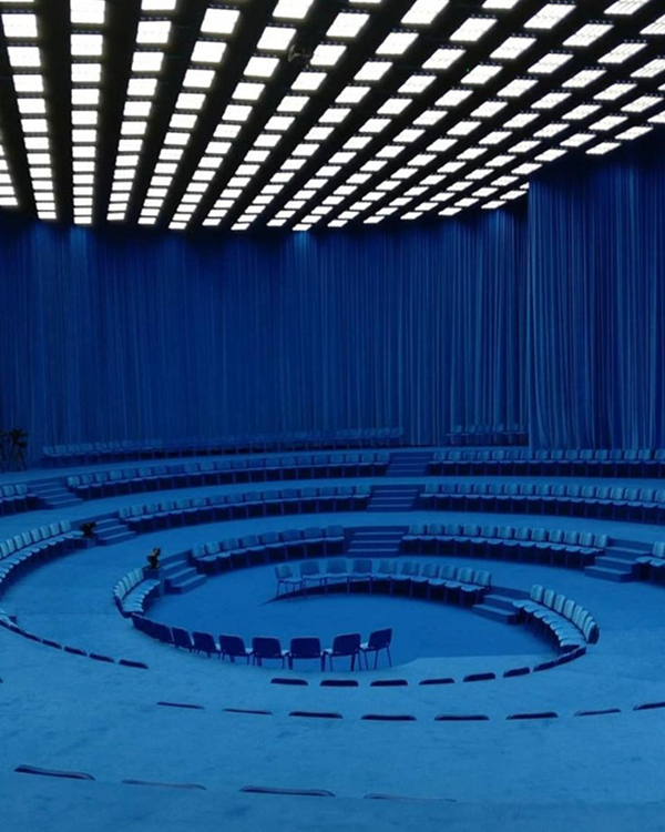 50 Bold & Breathtaking Maximalist Wedding Decor Ideas