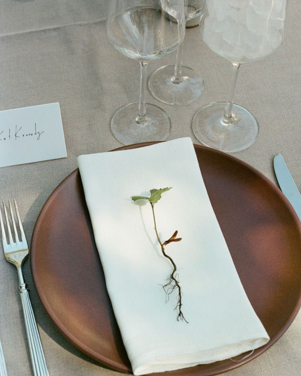 40 Place Setting Trends for 2025 to Transform Your Wedding Table