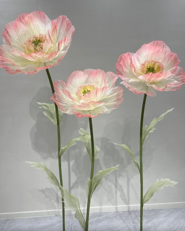 40 Surrealist Decor Ideas to Create a Dreamlike Celebration