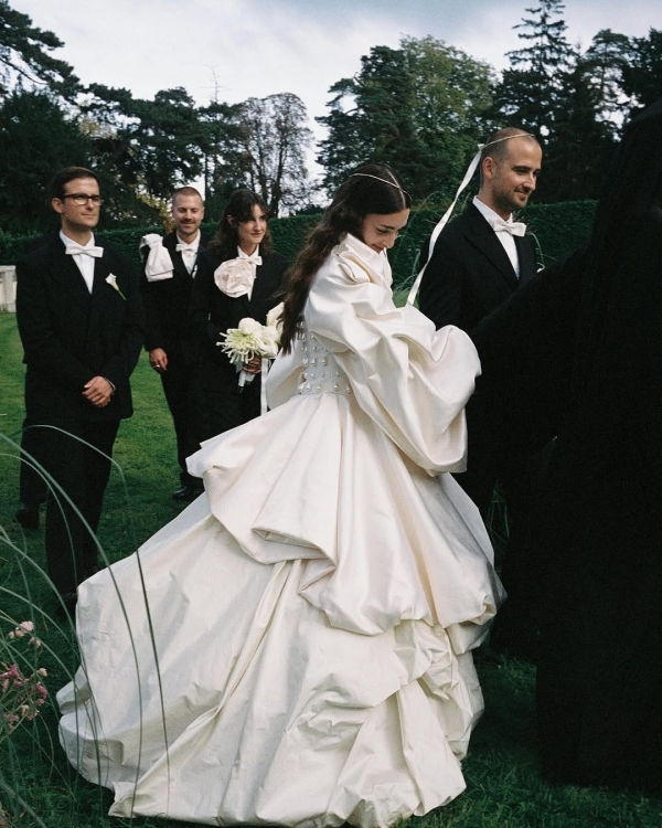 What is a Bridal Stylist and How Do They Work?