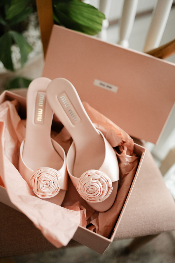 Photographers Elizabeth Pishal