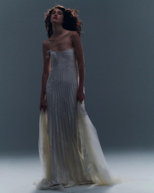 20 Ethereal & Romantic Bridal Hairstyles