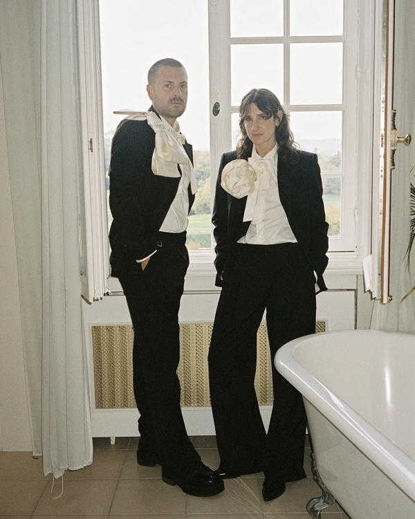 35 Must-Save Bridal & Grooms Party Portrait Ideas