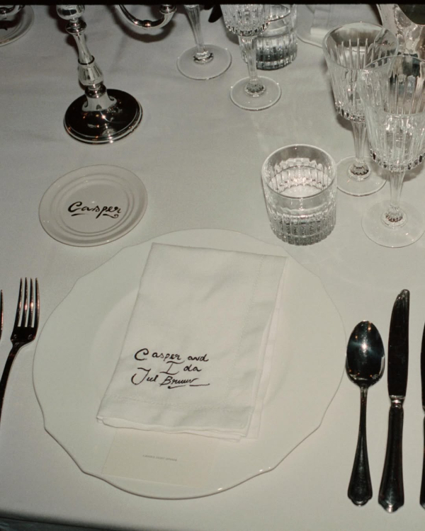 40 Place Setting Trends for 2025 to Transform Your Wedding Table