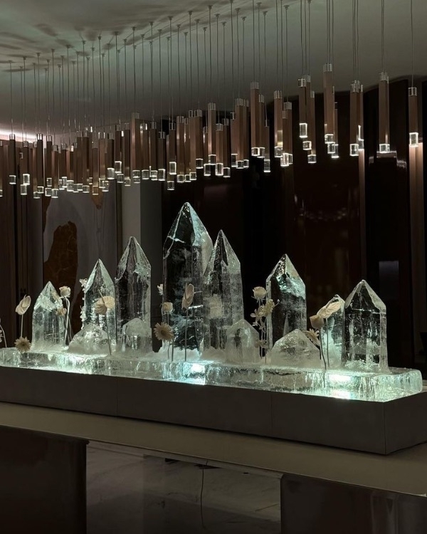 50 Bold & Breathtaking Maximalist Wedding Decor Ideas