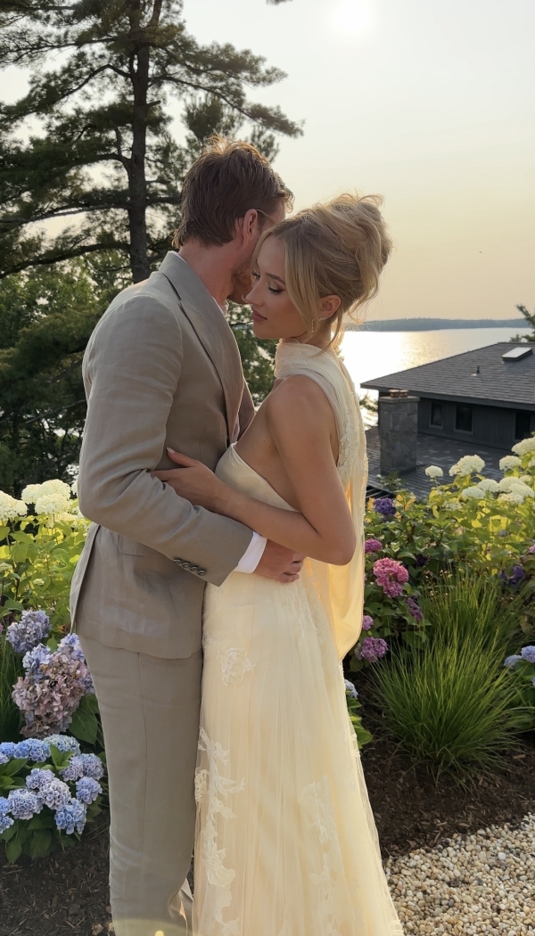 Content Creators Hype Gal