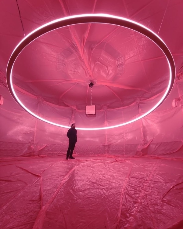 50 Bold & Breathtaking Maximalist Wedding Decor Ideas