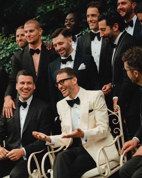 35 Must-Save Bridal & Grooms Party Portrait Ideas