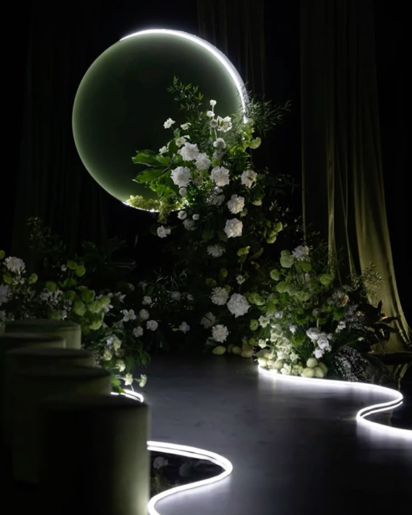 50 Bold & Breathtaking Maximalist Wedding Decor Ideas