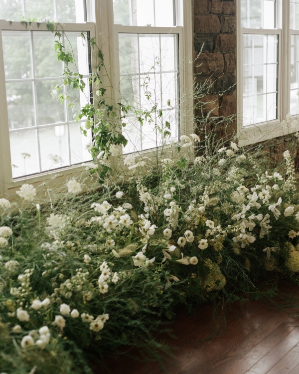 An Enchanting Lakeside Wedding in Canada