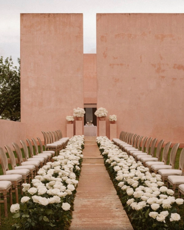 The Cost of Wedding Flowers: A Guide to Budgets & Blooms at Every Price Point — photo 2