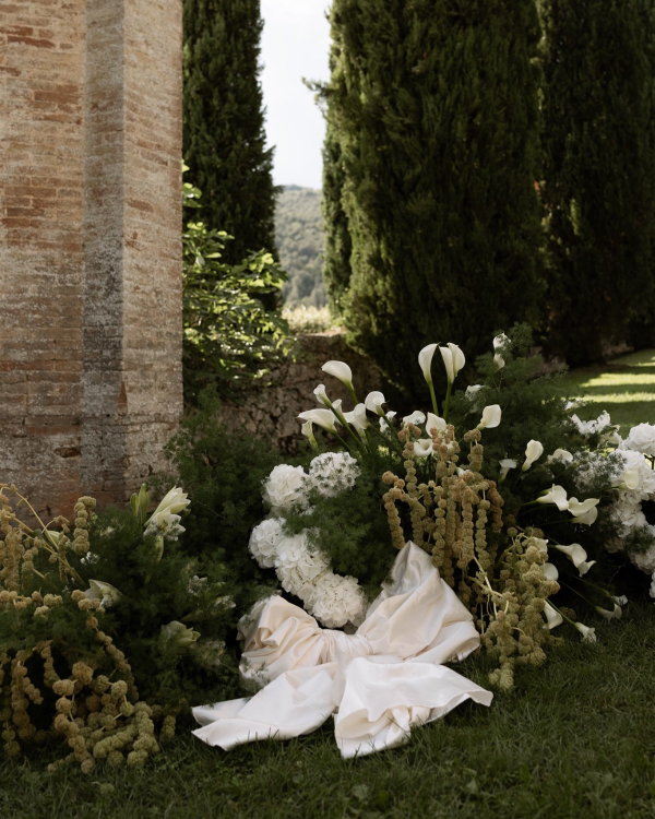 A Timeless & Intimately Elegant Tuscan Villa Wedding