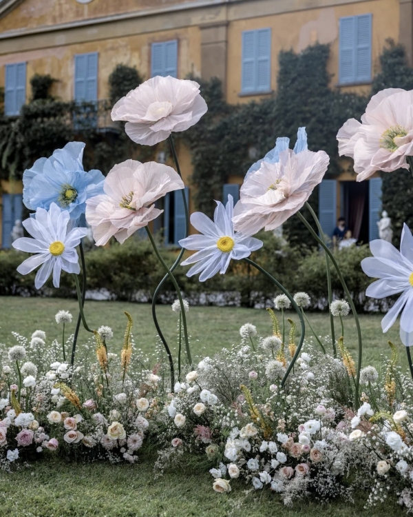 Trend: Giant Paper Flower Installations