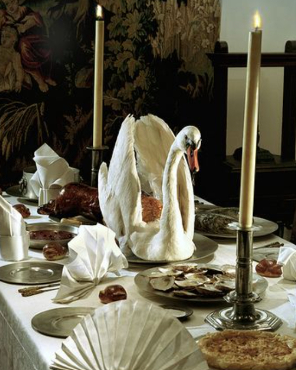 40 Surrealist Decor Ideas to Create a Dreamlike Celebration